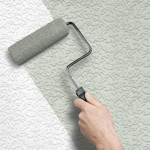 Preparing walls for wallpapering