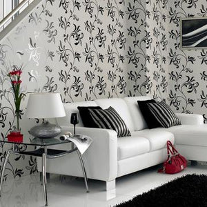 What are the advantages of having wallpaper?